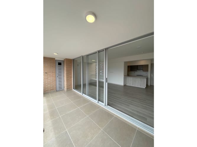 Apartamento de 3 alcobas en arriendo en Ciudad Del Río, Medellín, 140 m² · foto 18 de 20