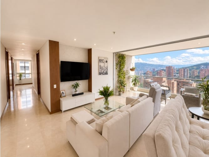 Apartamento de 3 alcobas en arriendo en El Tesoro, Medellín, 180 m² · foto 3 de 21