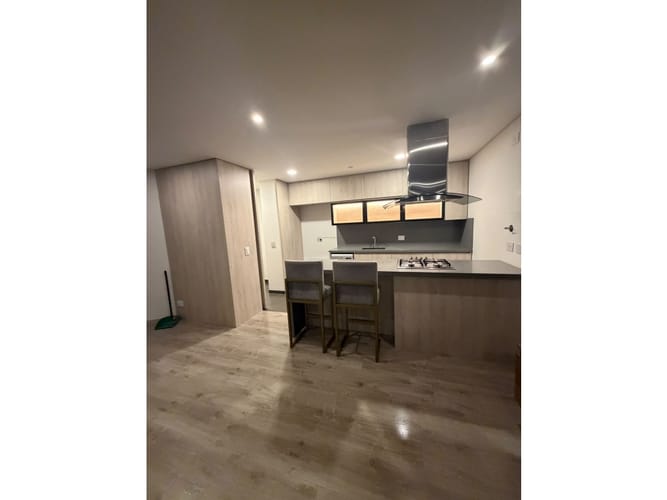 Apartamento de 2 alcobas en arriendo en Altos Del Poblado, Medellín, 86 m² · foto 1 de 14