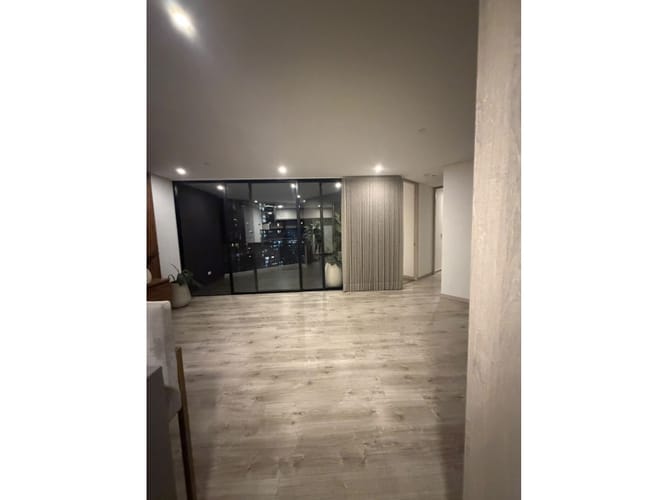 Apartamento de 2 alcobas en arriendo en Altos Del Poblado, Medellín, 86 m² · foto 6 de 14