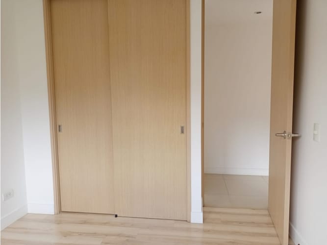 Apartamento de 3 alcobas en arriendo en Castropol, Medellín, 90 m² · foto 6 de 12