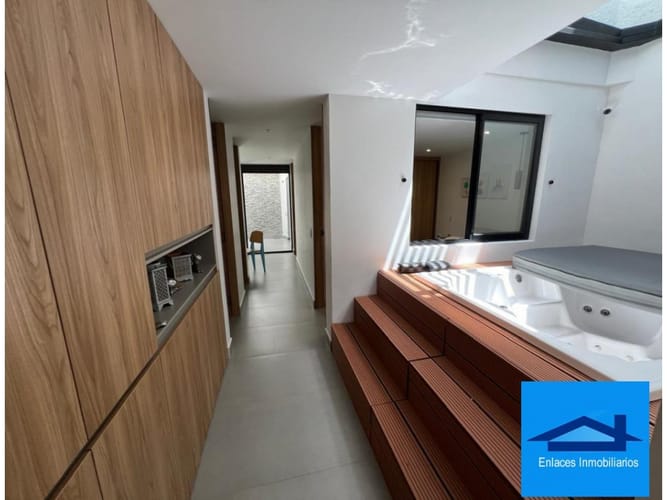 Casa en venta en Laureles, Medellín · foto 7 de 19