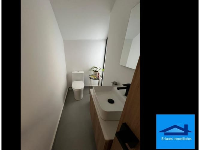Casa en venta en Laureles, Medellín · foto 8 de 19