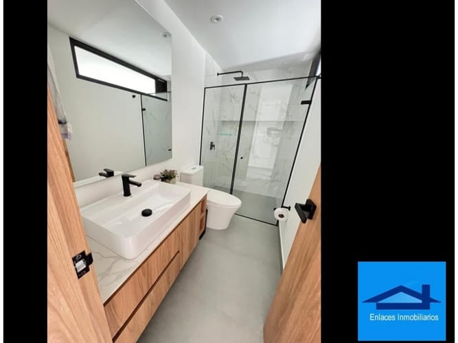 Casa en venta en Laureles, Medellín · foto 11 de 19