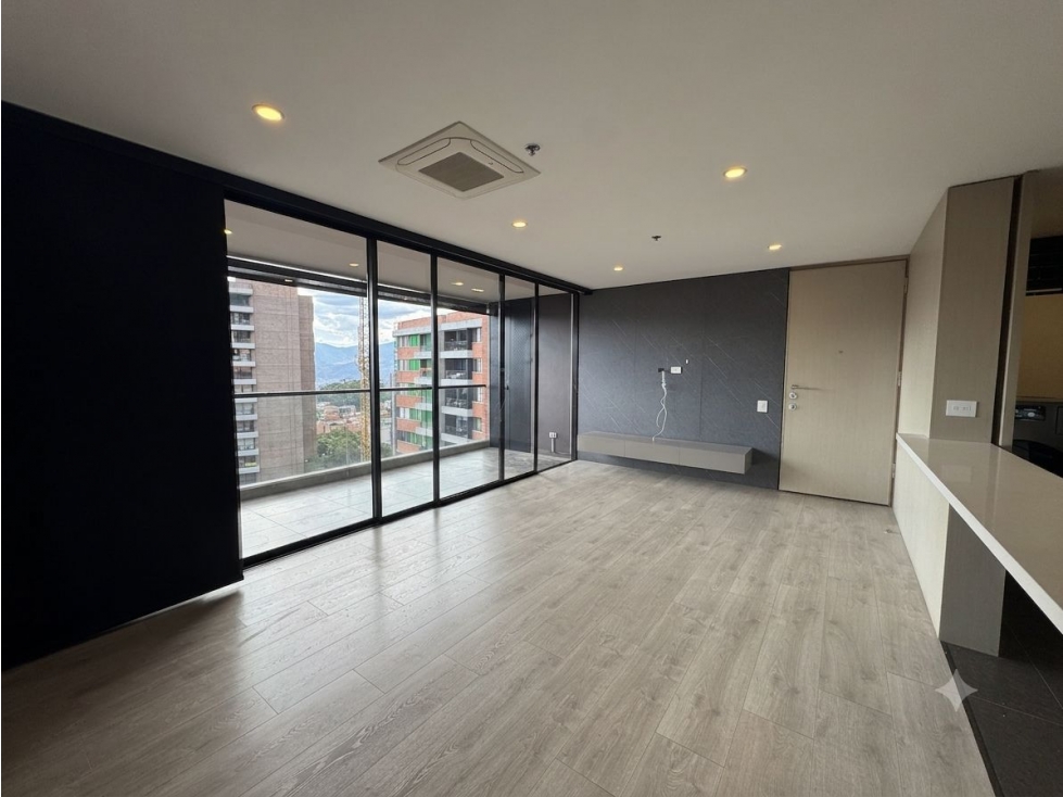 Apartamento en arriendo en El Poblado, Medellín · foto 2 de 11