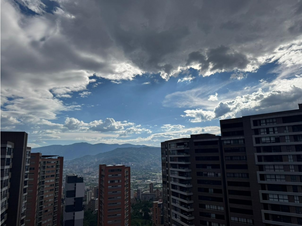 Apartamento en arriendo en El Poblado, Medellín · foto 3 de 11