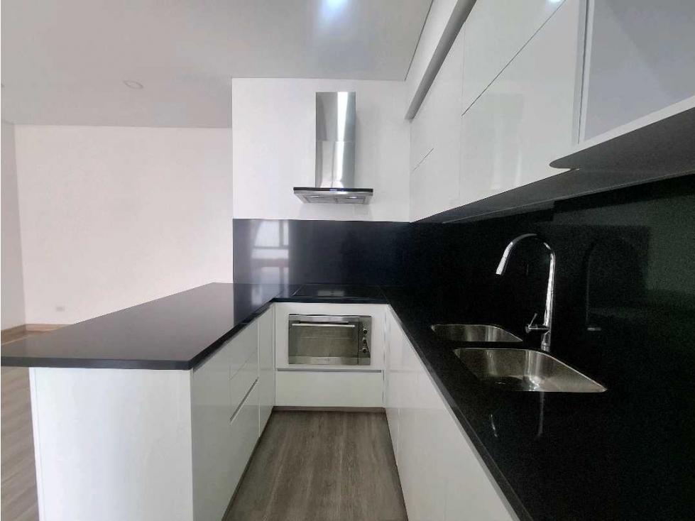 Apartamento en venta en Chico Norte, Bogotá · foto 6 de 18
