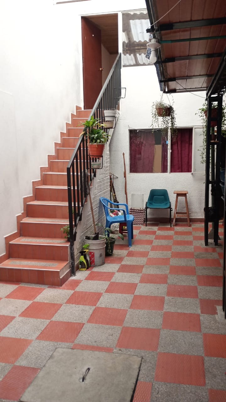 Casa en venta en Puente Aranda, Bogotá · foto 2 de 13