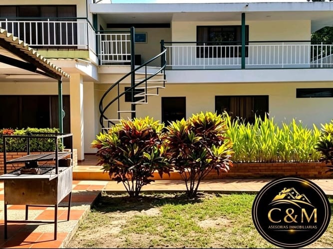 Casa de 7 alcobas en venta en Girardot, Girardot · foto 13 de 14