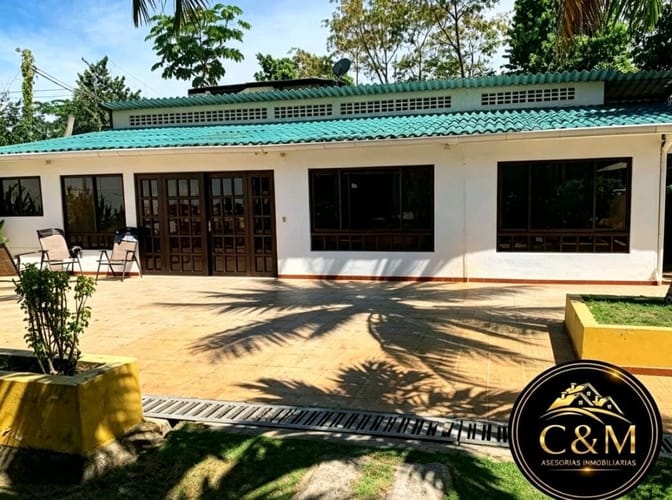 Casa de 7 alcobas en venta en Girardot, Girardot · foto 12 de 14