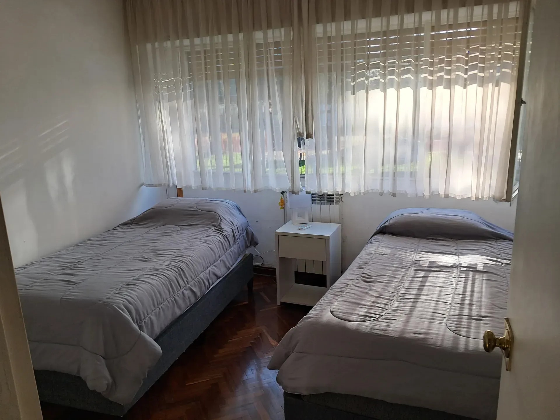 Alquilo Casa 2 dormitorios amoblada en Punta Gorda con cochera · Foto 10