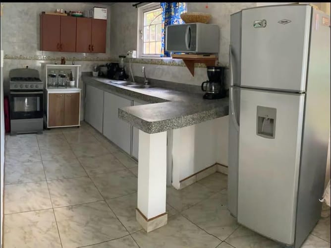 Casa de 3 alcobas en venta en Armenia, 412 m² · foto 2 de 11