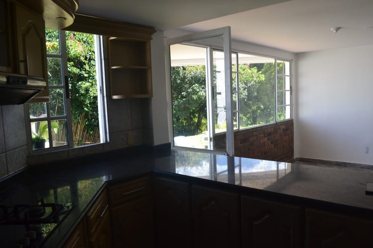 Casa de 5 alcobas en venta en Abadías, Floridablanca, 293 m² · foto 2 de 22