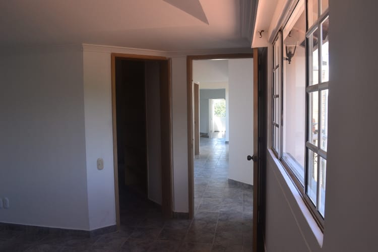 Casa de 5 alcobas en venta en Abadías, Floridablanca, 293 m² · foto 4 de 22