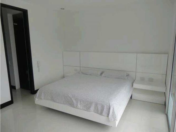 Apartamento de 2 alcobas en venta en San Pedro, Cali, 156 m² · foto 12 de 17