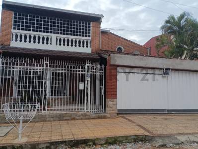 Casa en venta en Roberto L. Petit