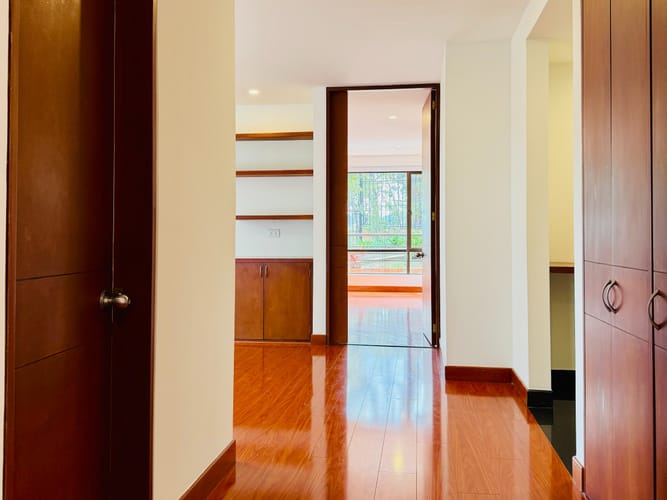 Apartamento de 3 alcobas en venta en Cerros De Suba, Bogotá, 209 m² · foto 10 de 24