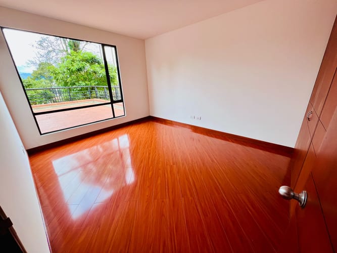 Apartamento de 3 alcobas en venta en Cerros De Suba, Bogotá, 209 m² · foto 11 de 24