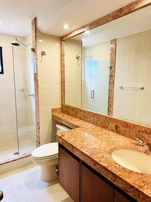 Apartamento de 3 alcobas en venta en Cerros De Suba, Bogotá, 209 m² · foto 12 de 24