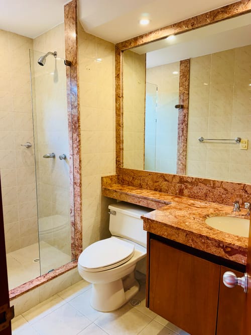 Apartamento de 3 alcobas en venta en Cerros De Suba, Bogotá, 209 m² · foto 14 de 24