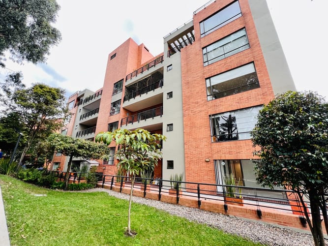 Apartamento de 3 alcobas en venta en Cerros De Suba, Bogotá, 209 m² · foto 17 de 24