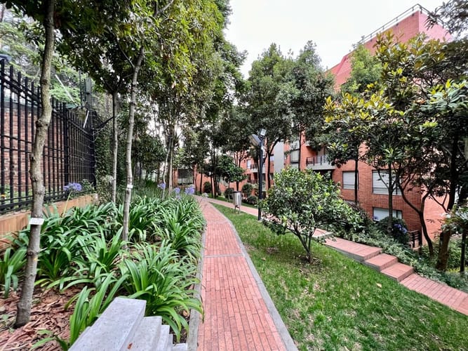 Apartamento de 3 alcobas en venta en Cerros De Suba, Bogotá, 209 m² · foto 23 de 24