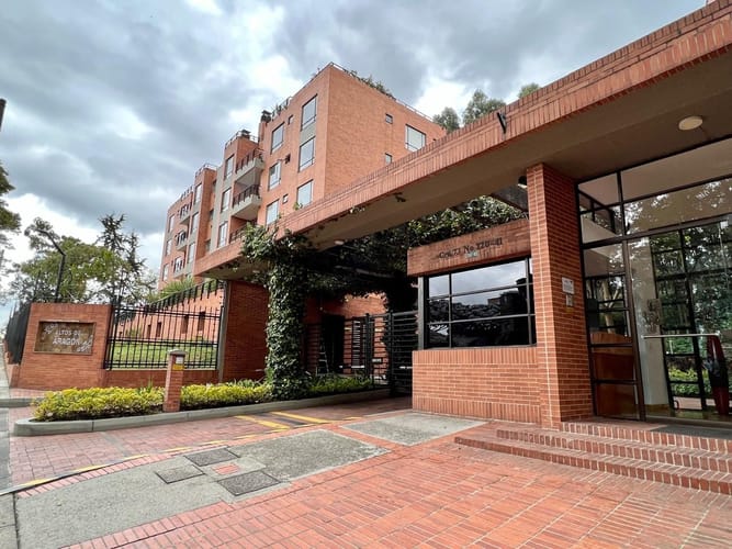 Apartamento de 3 alcobas en venta en Cerros De Suba, Bogotá, 209 m² · foto 24 de 24