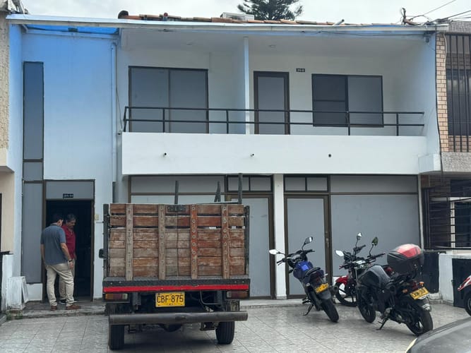 Casa de 11 alcobas en venta en San Vicente, Cali, 400 m² · foto 2 de 24