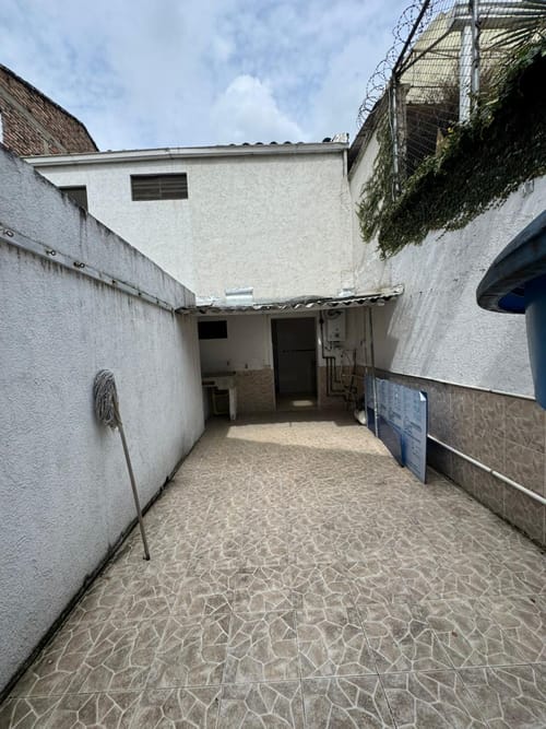 Casa de 11 alcobas en venta en San Vicente, Cali, 400 m² · foto 3 de 24
