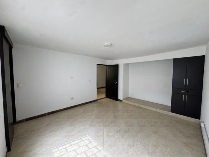 Casa de 11 alcobas en venta en San Vicente, Cali, 400 m² · foto 4 de 24
