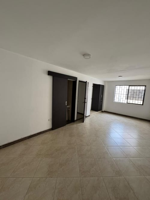Casa de 11 alcobas en venta en San Vicente, Cali, 400 m² · foto 6 de 24
