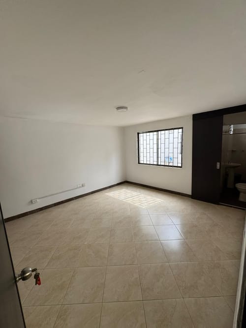 Casa de 11 alcobas en venta en San Vicente, Cali, 400 m² · foto 10 de 24