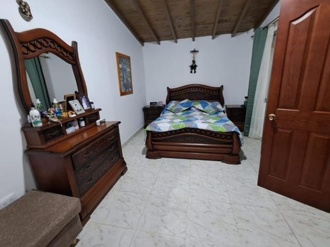 Casa de 4 alcobas en venta en Centro, Rionegro, 170 m² · foto 8 de 12