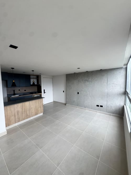 Apartamento de 2 alcobas en venta en Centro, Rionegro, 51 m² · foto 3 de 8