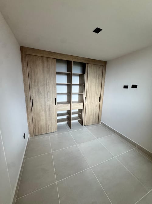 Apartamento de 2 alcobas en venta en Centro, Rionegro, 51 m² · foto 7 de 8