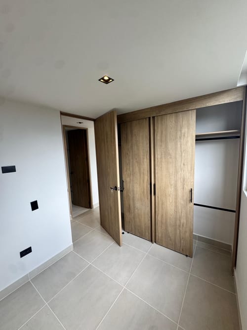 Apartamento de 2 alcobas en venta en Centro, Rionegro, 51 m² · foto 8 de 8