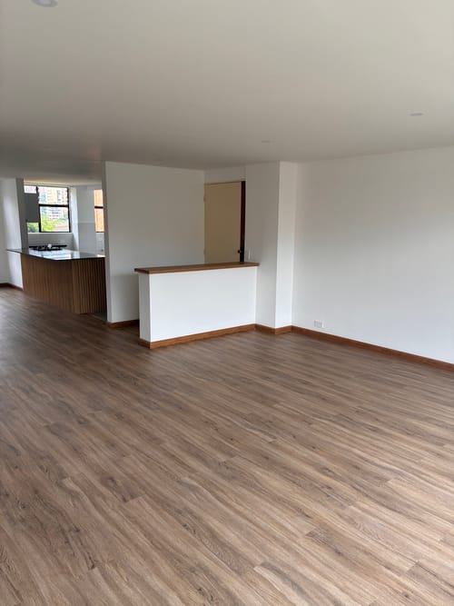 Apartamento de 3 alcobas en arriendo en El Poblado, Medellín, 134 m² · foto 4 de 15