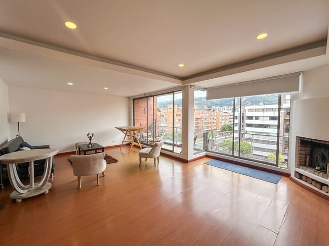 Apartamento de 3 alcobas en venta en Multicentro, Bogotá, 128 m² · foto 2 de 21