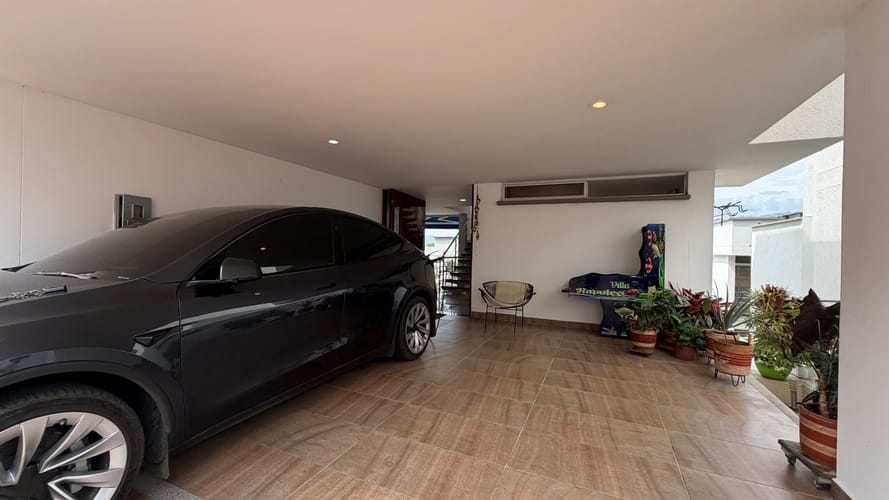 Casa de 4 alcobas en venta en Mirolindo, Ibagué, 270 m² · foto 2 de 17