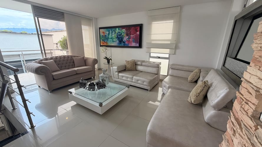 Casa de 4 alcobas en venta en Mirolindo, Ibagué, 270 m² · foto 3 de 17