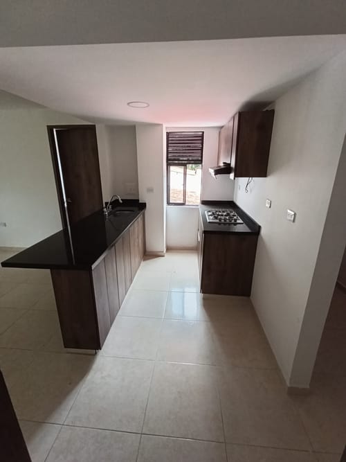 Apartamento de 3 alcobas en venta en Altos De La Campiña, Girón, 60 m² · foto 2 de 12