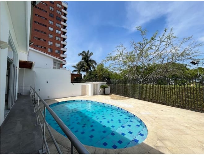 Casa de 3 alcobas en venta en Cristales, Cali, 450 m² · foto 3 de 10