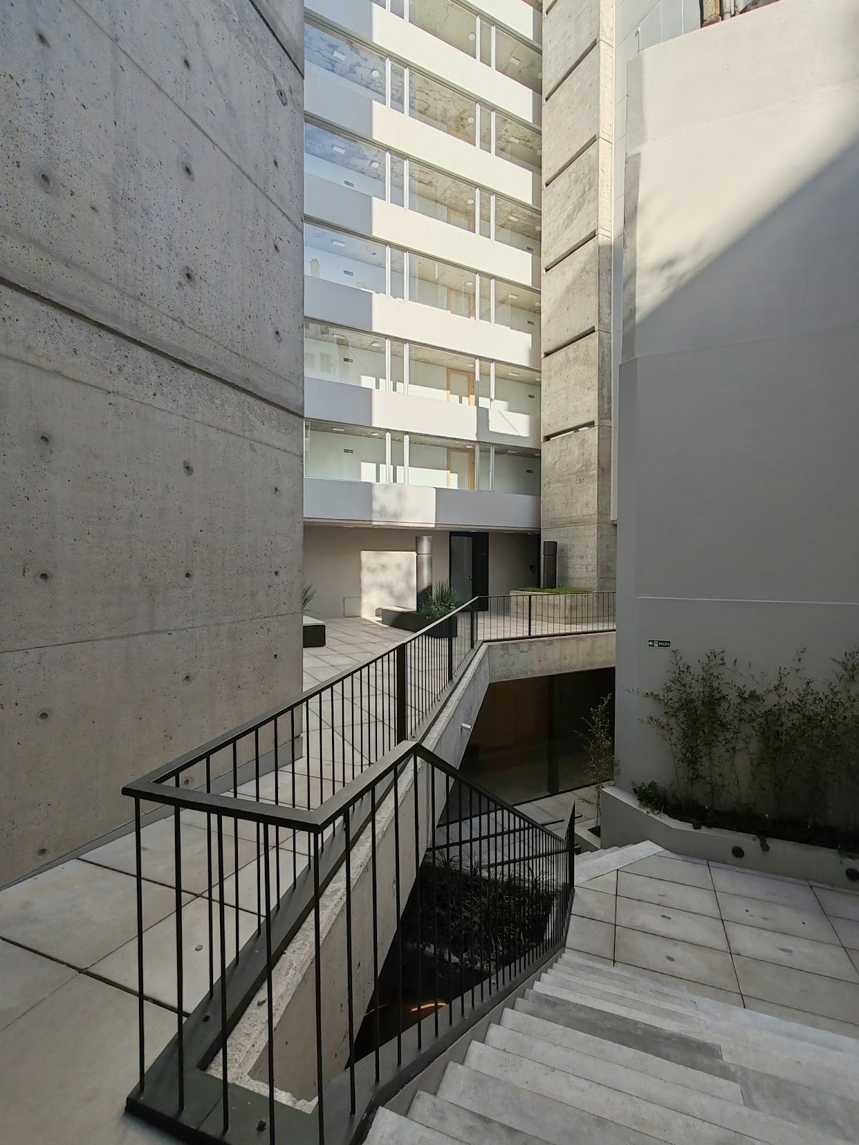 Alquiler de Apartamento Monoambiente a Estrenar con terraza en Cordón Sur · Foto 12