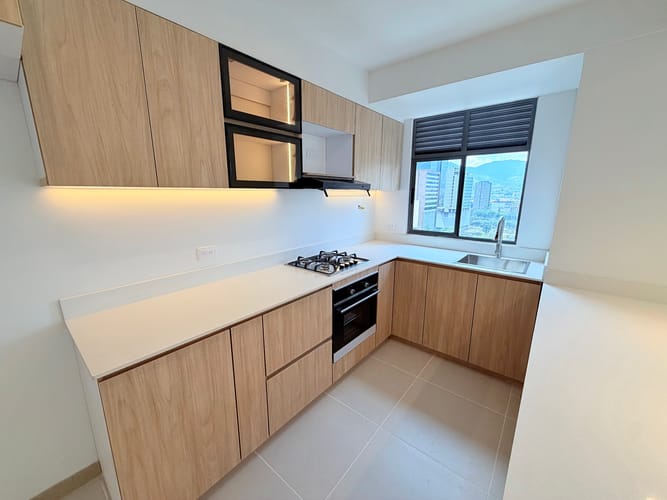 Apartamento de 3 alcobas en venta en Villa Carlota, Medellín, 79 m² · foto 2 de 16