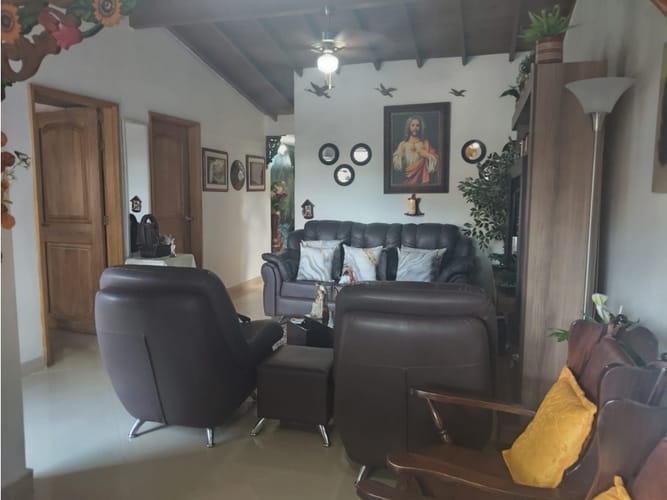 Casa de 3 alcobas en venta en La Gloria, Medellín, 110 m² · foto 3 de 21