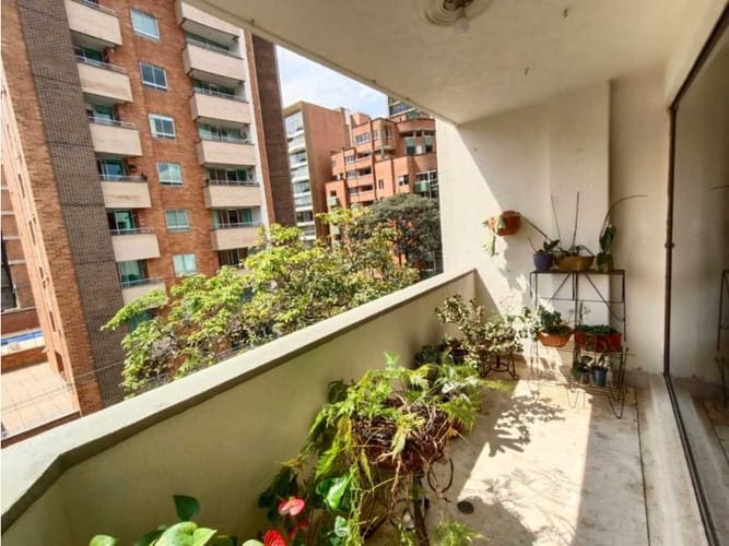 Apartamento de 3 alcobas en venta en Conquistadores, Medellín, 135 m² · foto 5 de 20
