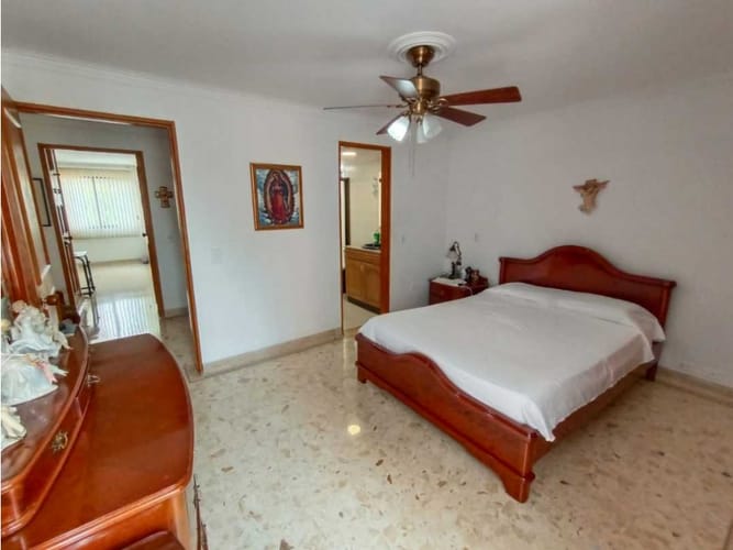 Apartamento de 3 alcobas en venta en Conquistadores, Medellín, 135 m² · foto 7 de 20