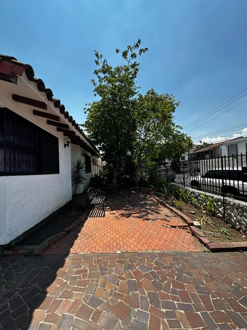 Casa de 4 alcobas en venta en Ciudad Jardin, Cali, 380 m² · foto 3 de 20