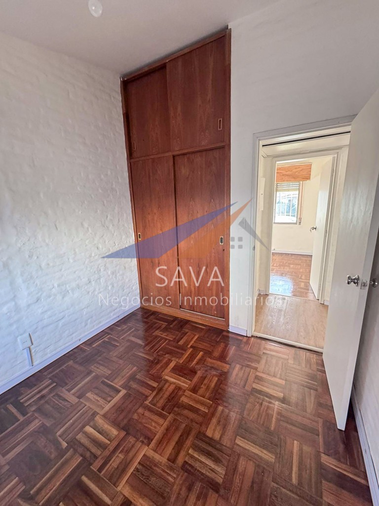 Alquiler Casa 4 Dormitorios en Carrasco Norte! Patio con Parrillero · Foto 11