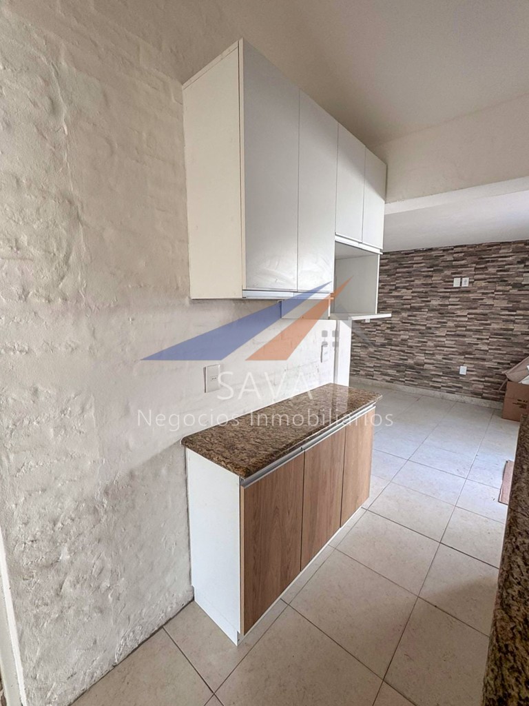 Alquiler Casa 4 Dormitorios en Carrasco Norte! Patio con Parrillero · Foto 9